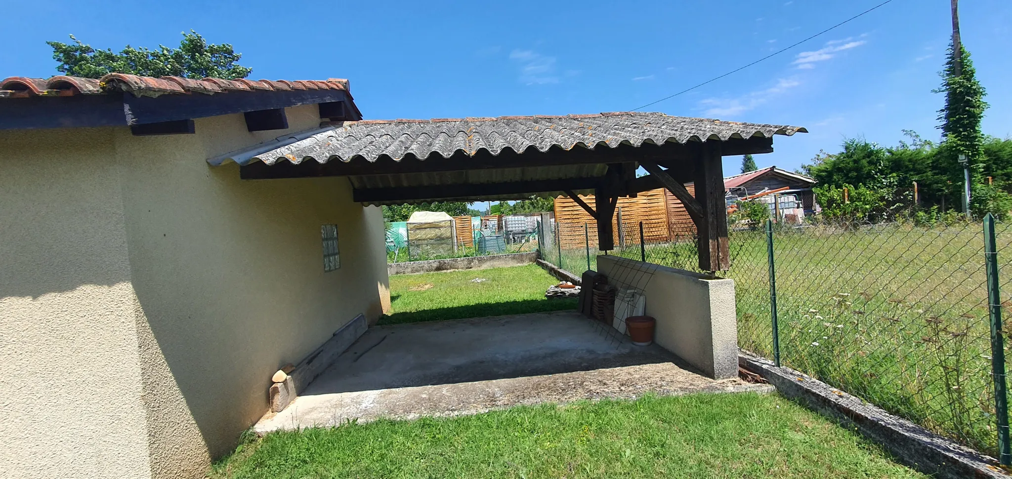 Charmante villa à Montayral avec jardin paysagé et garage attenant 