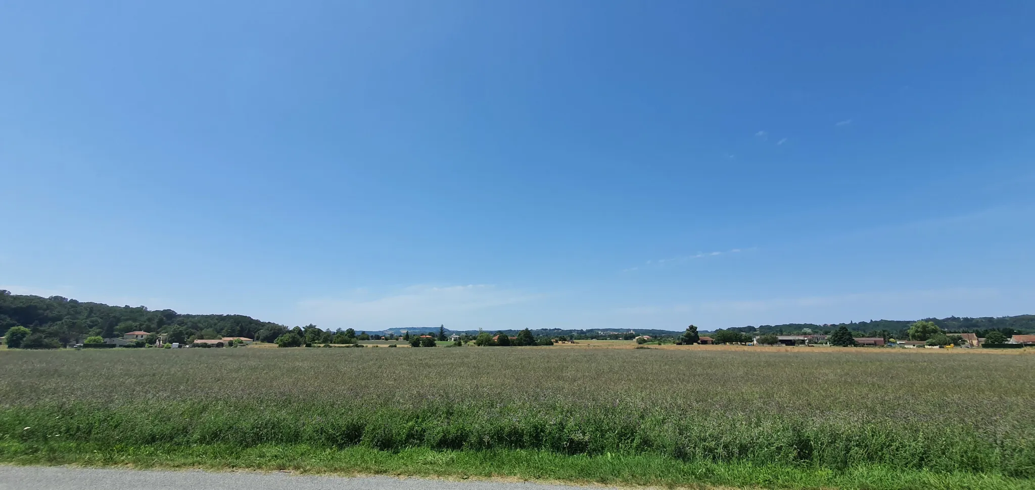 Charmante villa à Montayral avec jardin paysagé et garage attenant 