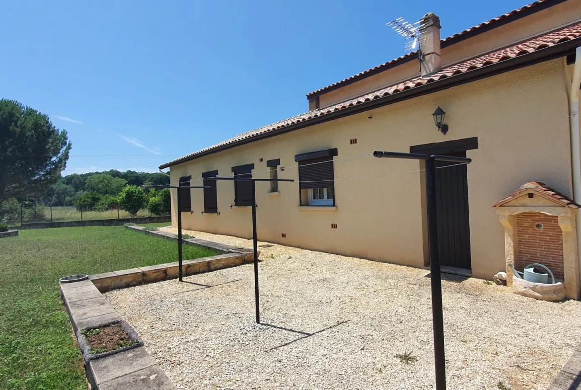 Charmante villa à Montayral avec jardin paysagé et garage attenant 