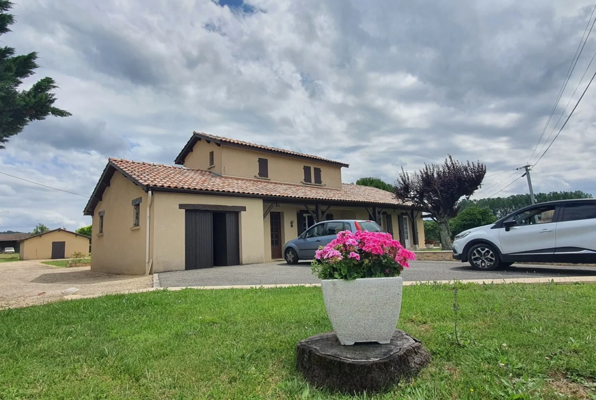 Charmante villa à Montayral avec jardin paysagé et garage attenant 