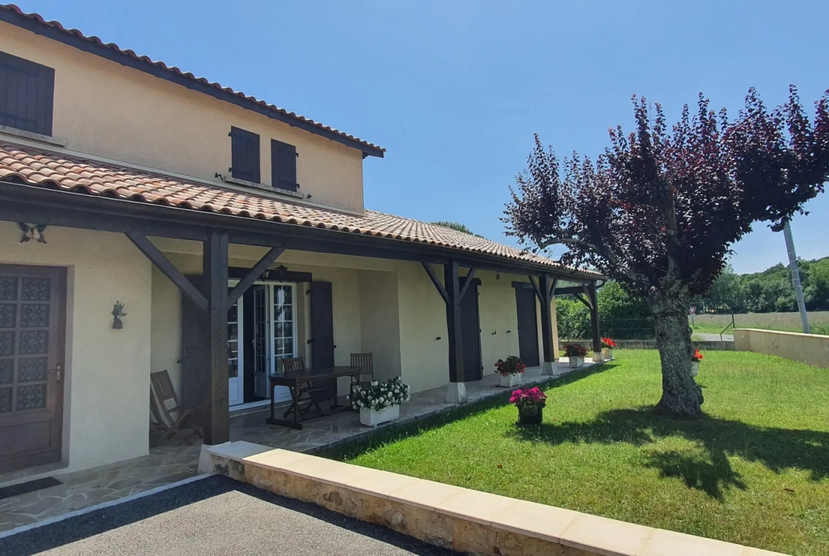 Charmante villa à Montayral avec jardin paysagé et garage attenant 