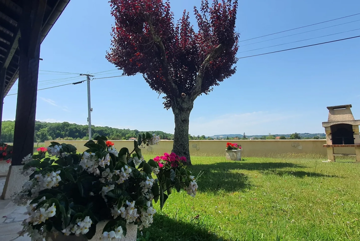 Charmante villa à Montayral avec jardin paysagé et garage attenant 