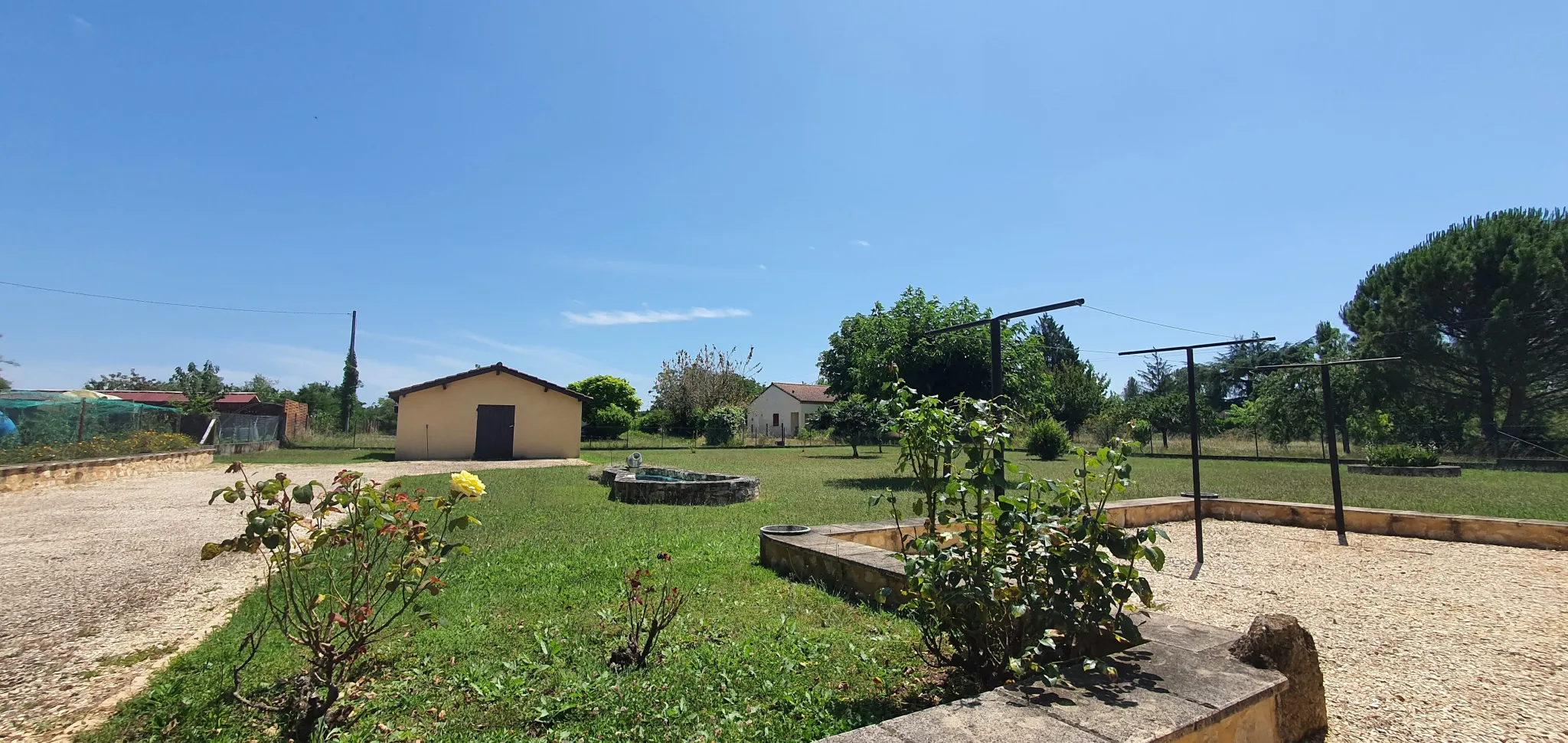 Charmante villa à Montayral avec jardin paysagé et garage attenant 