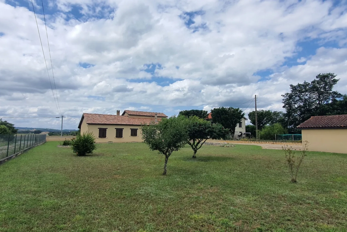 Charmante villa à Montayral avec jardin paysagé et garage attenant 