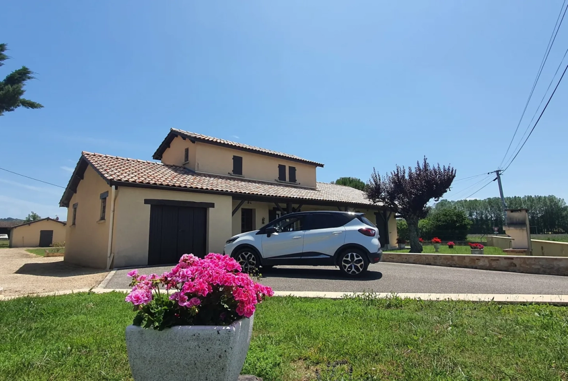 Charmante villa à Montayral avec jardin paysagé et garage attenant 