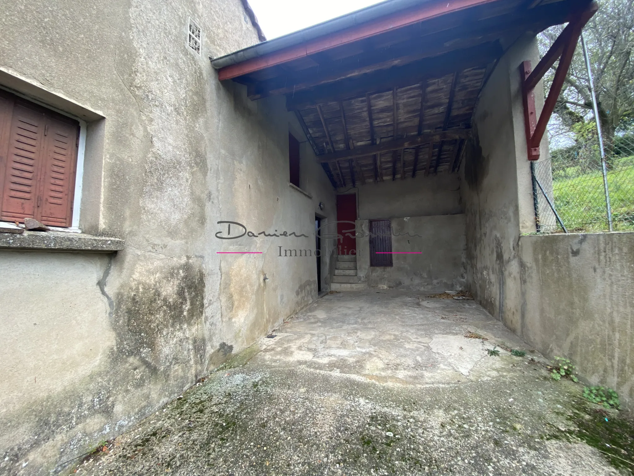 Maison d'habitation avec sous-sol de caves et terrain attenant - Ste colombe sur gand 