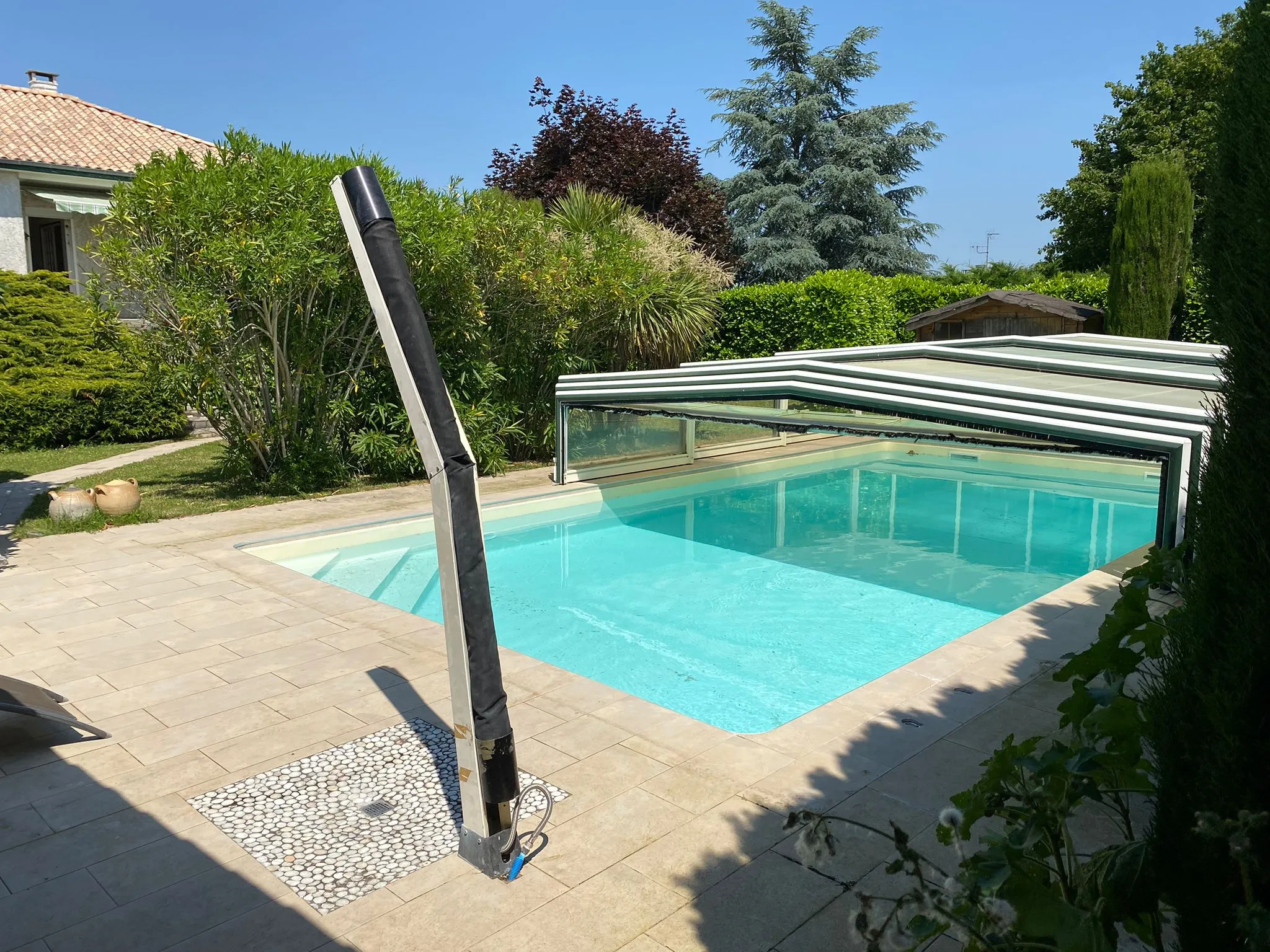 Beau pavillon à Magne avec piscine couverte 