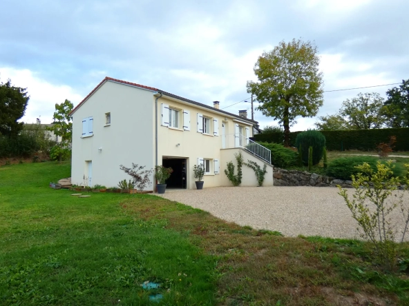 Maison de plain-pied sur sous-sol total à Aurillac