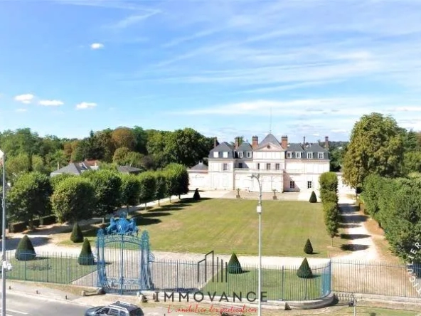 Appartement F3 centre ville refait à neuf proche mairie et château, Paris Jardin