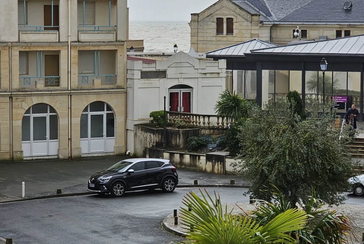 Appartement T3 à deux pas de la plage dans résidence avec piscine et tennis 