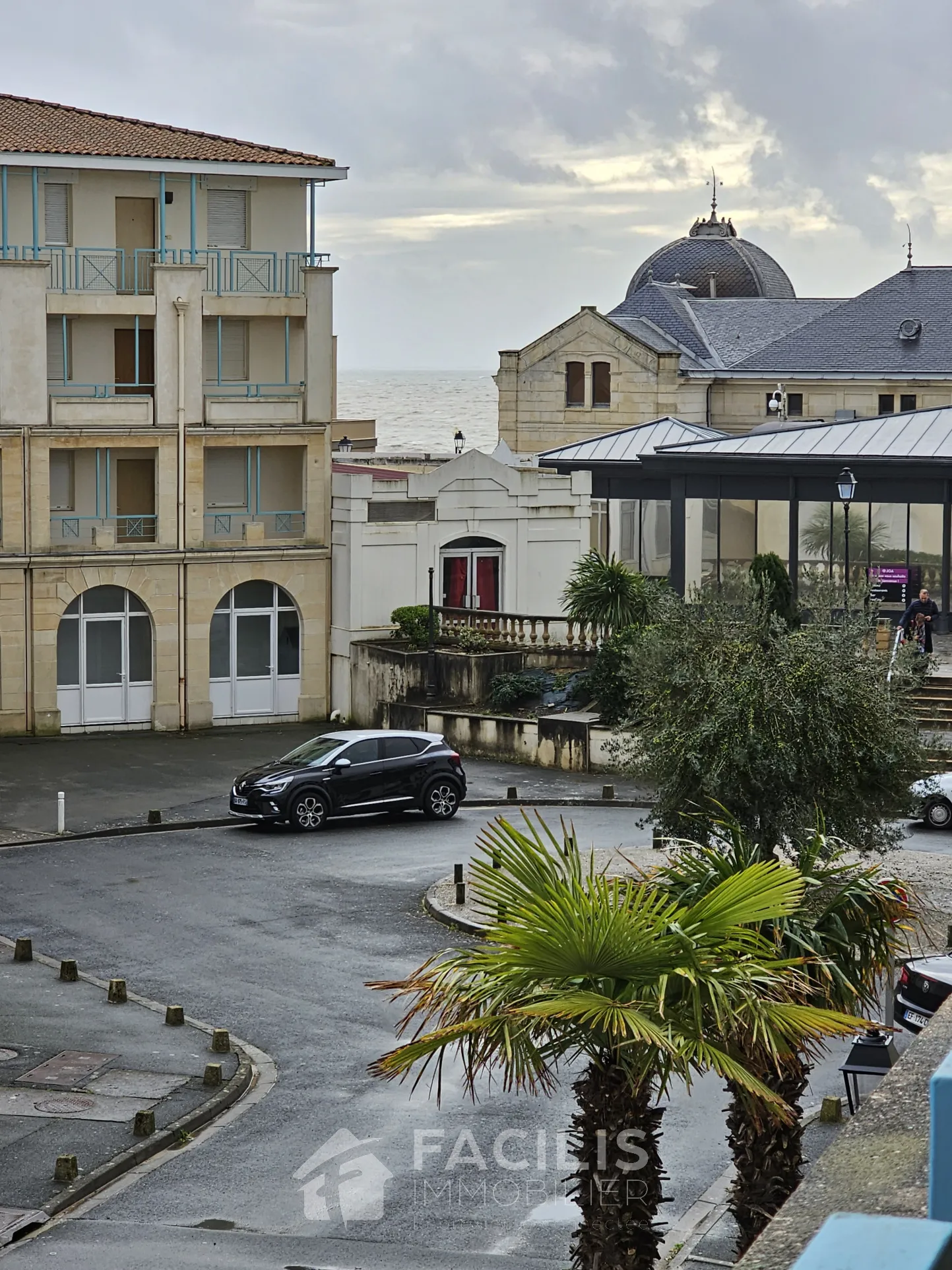 Appartement T3 à deux pas de la plage dans résidence avec piscine et tennis 