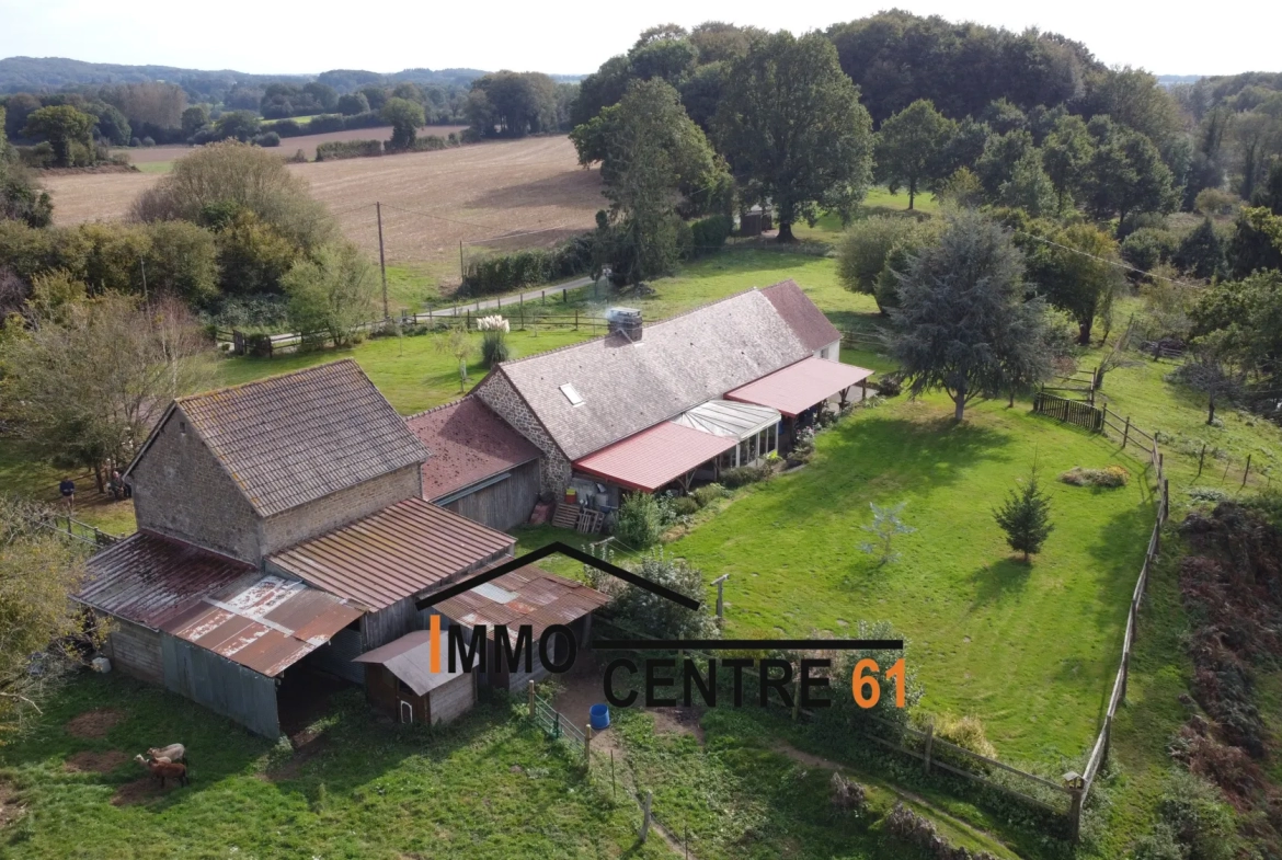 Longère plain-pied à vendre sur 2,6 hectares avec plan d'eau 