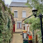 Maison semi-individuelle à Hautmont avec garage