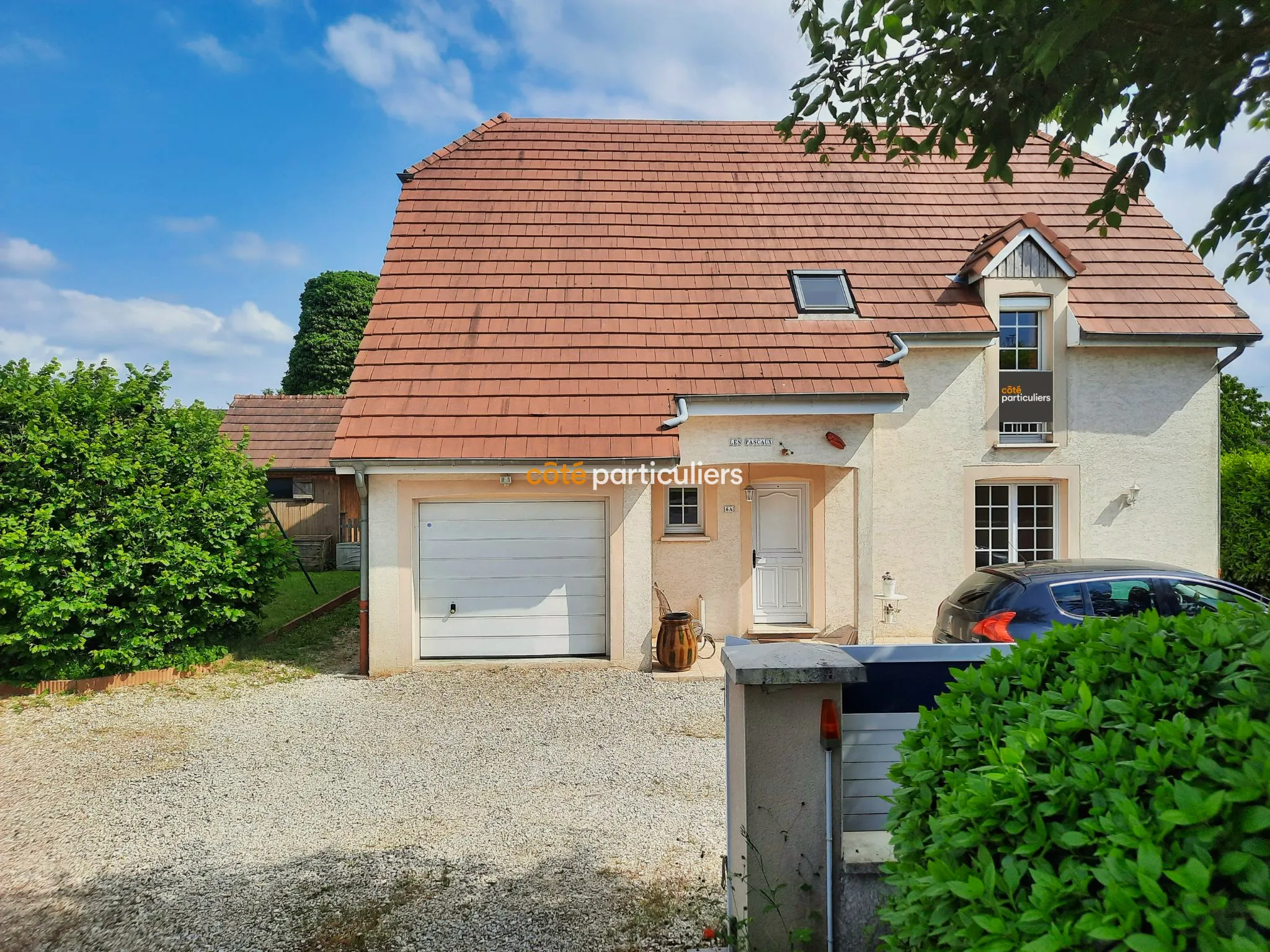 Maison indépendante à Choisey avec 4 chambres et piscine 