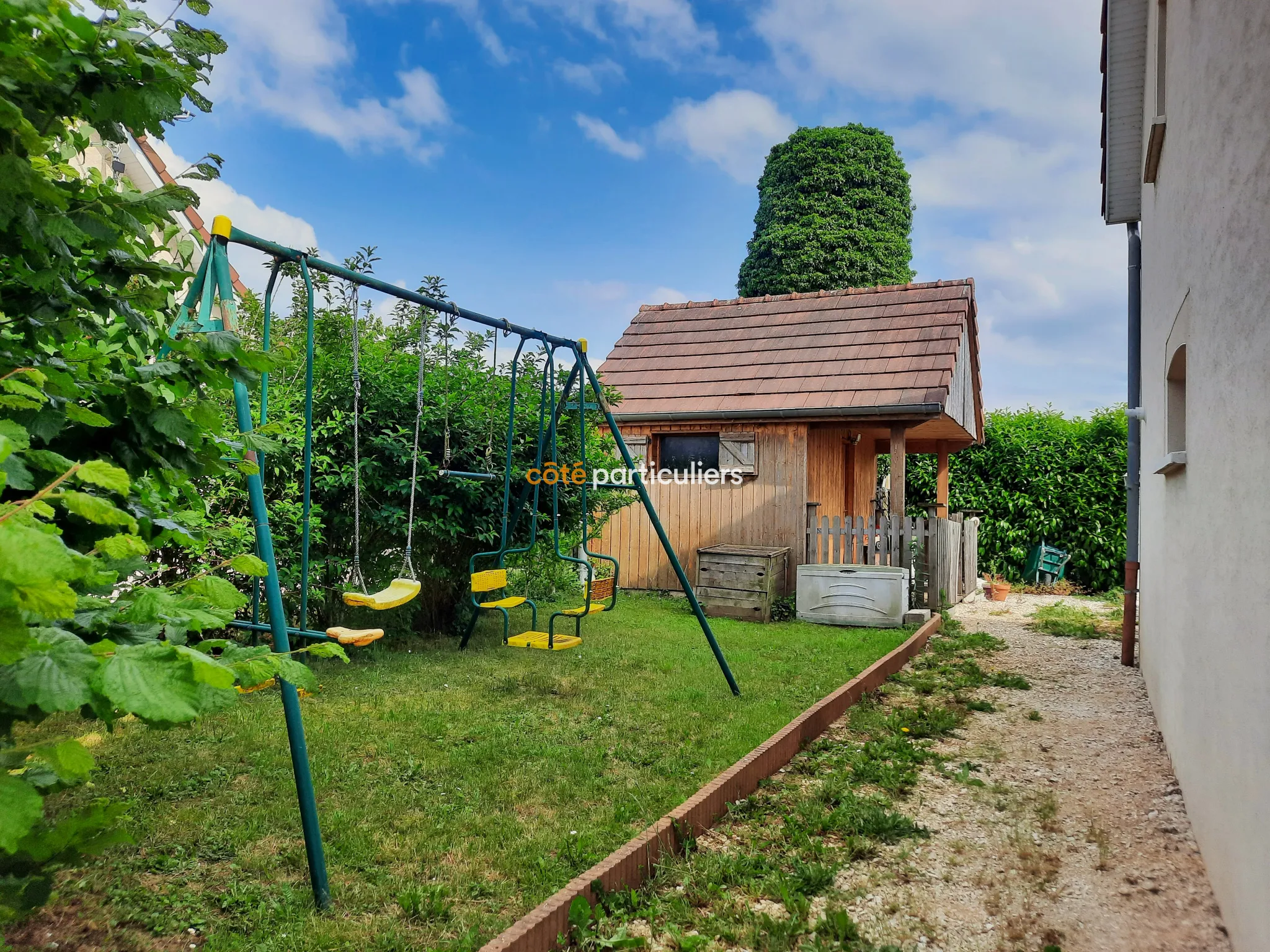 Maison indépendante à Choisey avec 4 chambres et piscine 