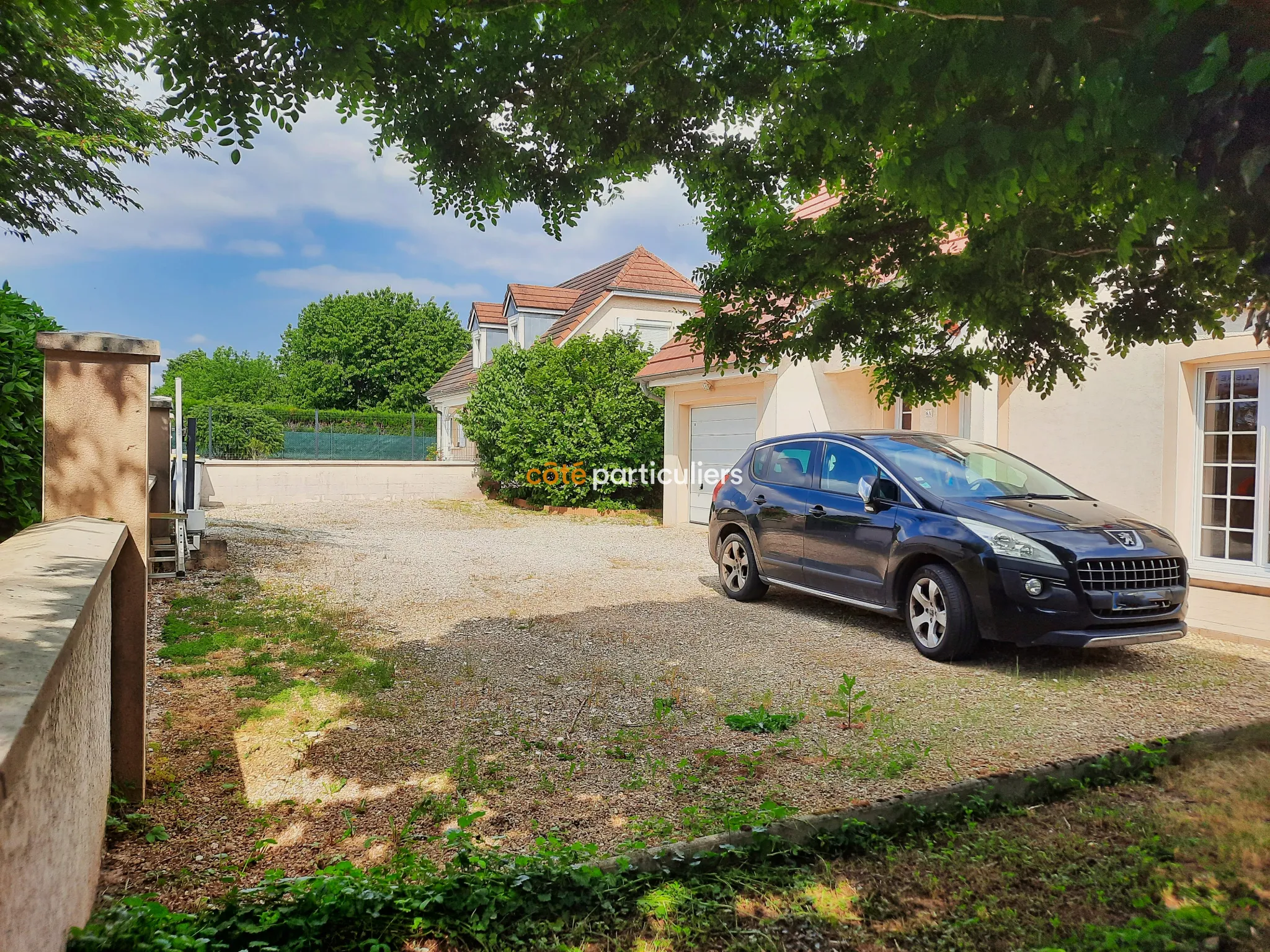 Maison indépendante à Choisey avec 4 chambres et piscine 