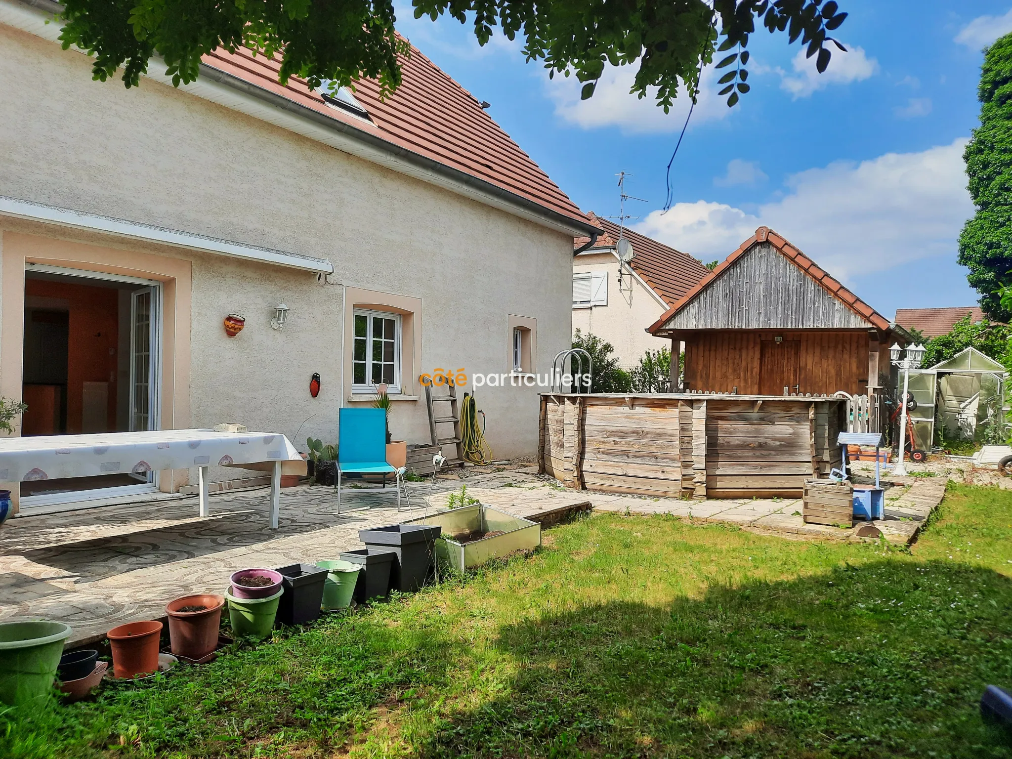 Maison indépendante à Choisey avec 4 chambres et piscine 