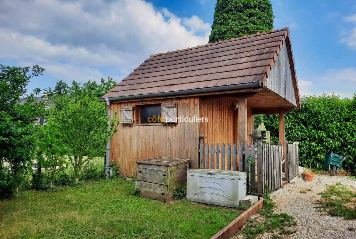 Maison indépendante à Choisey avec 4 chambres et piscine 