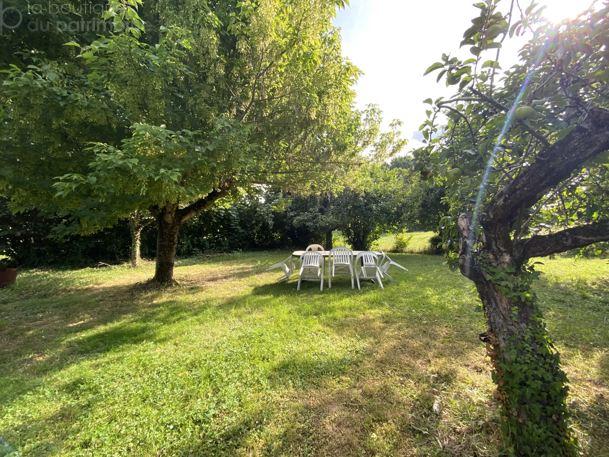 Propriété avec Deux Maisons et Piscine à La Réole 