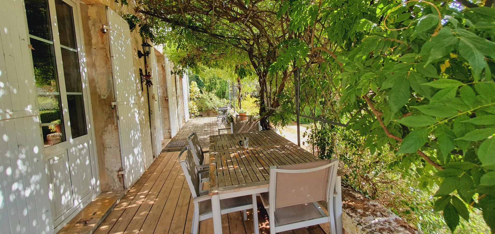 Proche Marmande : Maison en pierre rénovée avec piscine 