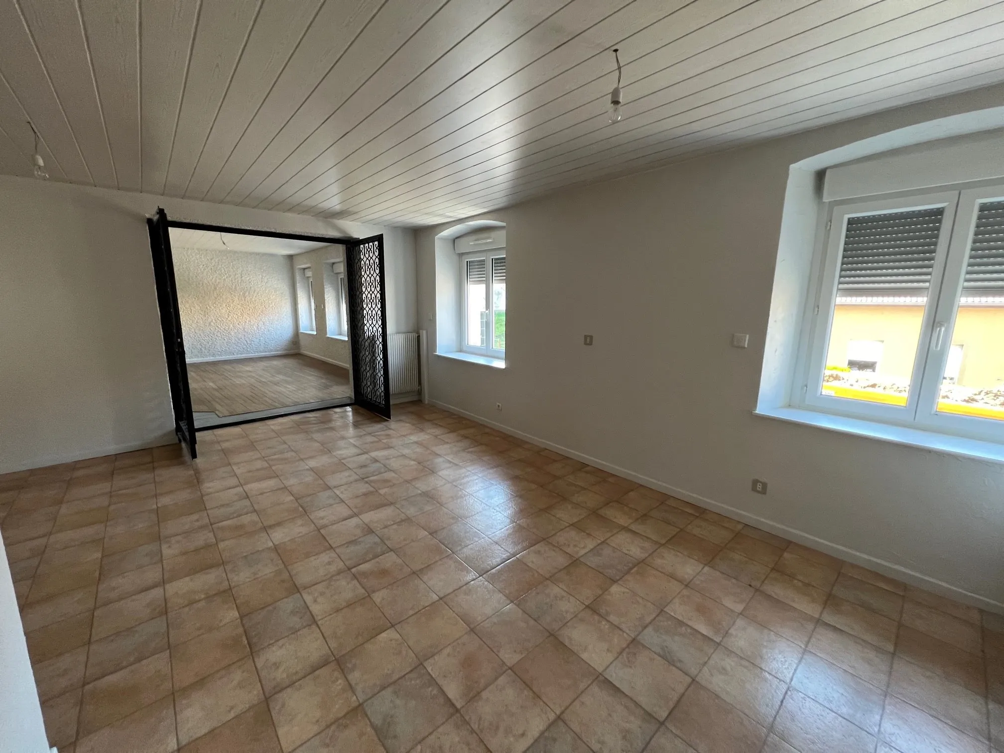 Vente d'un local commercial avec appartement de fonction à Vieux-Charmont 