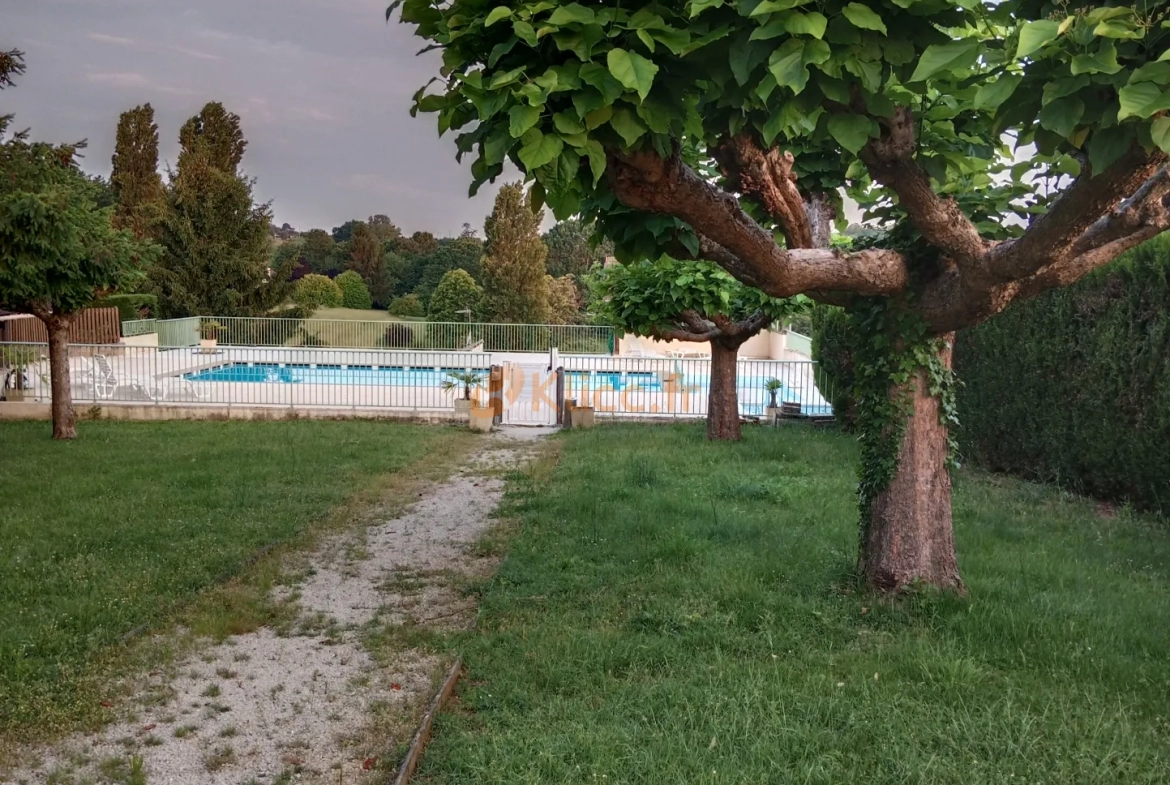 Appartement T2 à Saint-Geniès (24590) avec terrasse et piscine 