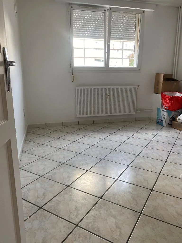 Appartement T4 de 95 m2 avec garage et cave à Saint Etienne 