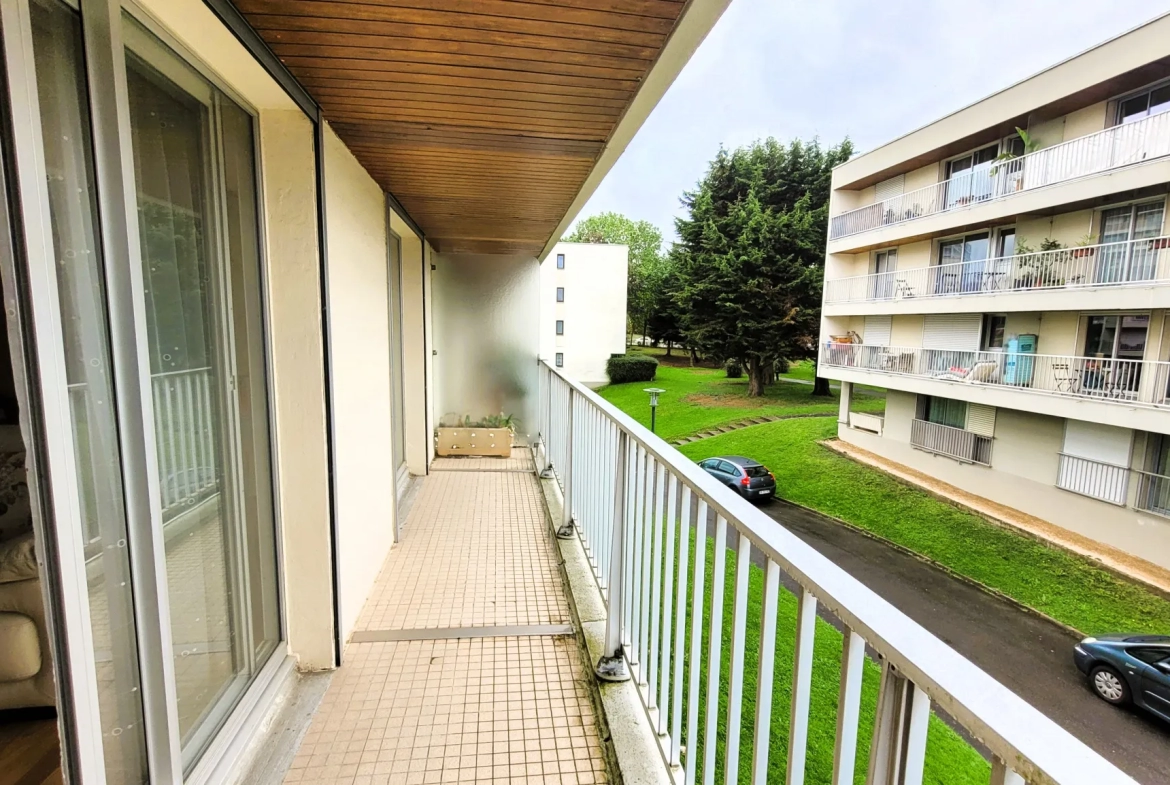 Appartement Type 3 de 67 m2 avec 2 chambres, balcon et garage à vendre à Rennes 