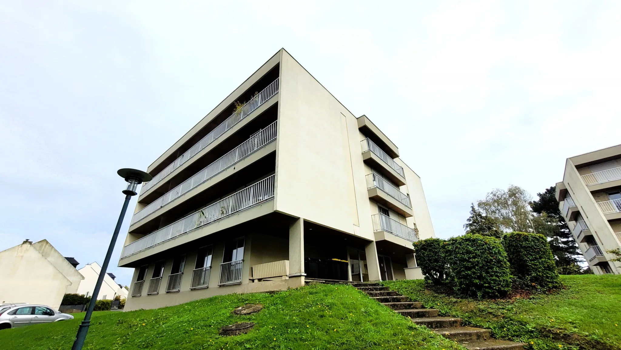 Appartement Type 3 de 67 m2 avec 2 chambres, balcon et garage à vendre à Rennes 