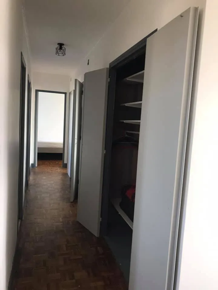 Appartement rénové avec balcon et parking à Carcassonne 