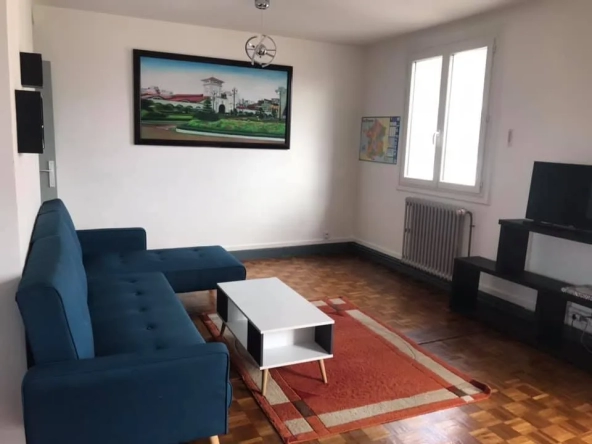 Appartement rénové avec balcon et parking à Carcassonne