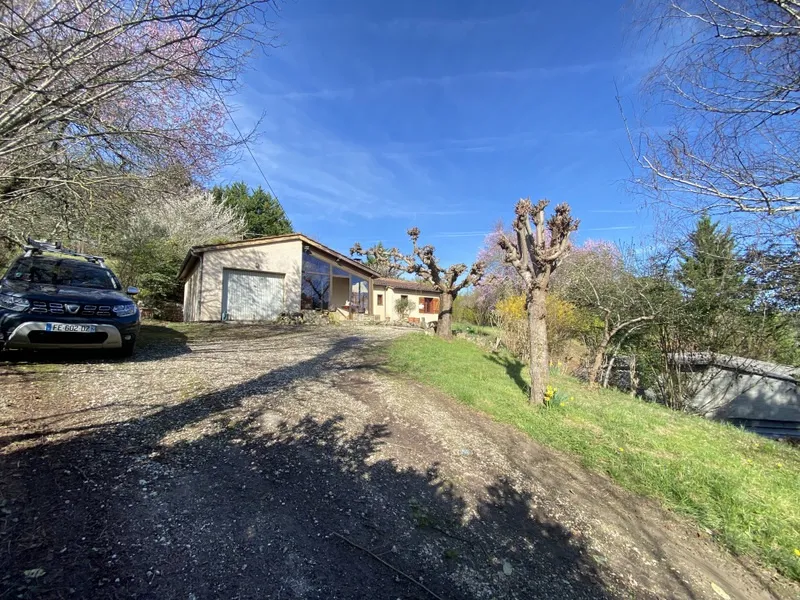 Maison de plain pied à la campagne 