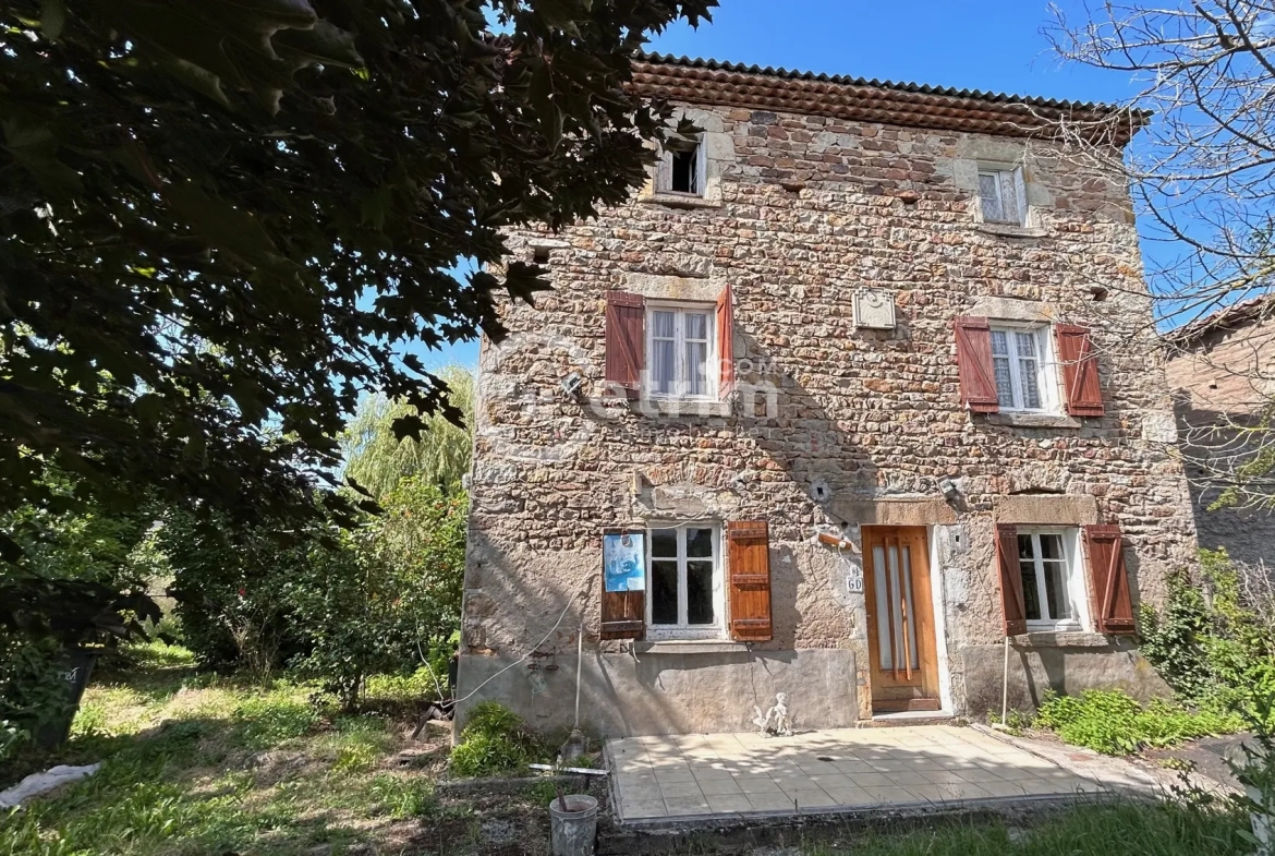 Maison à rénover à Lezoux - Environnement calme - Proche du centre-ville 