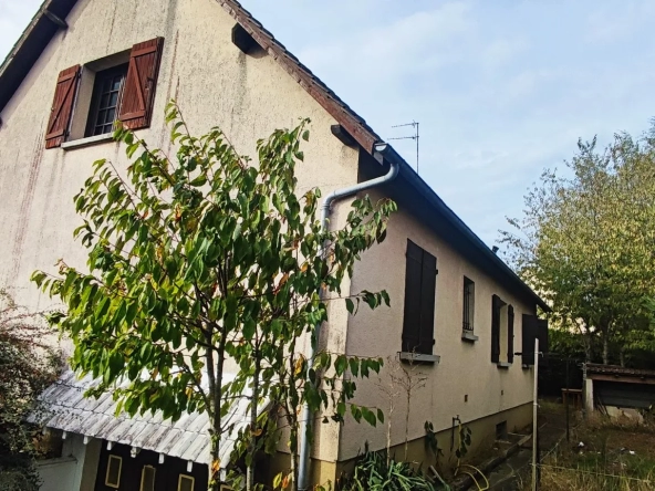 Maison traditionnelle à LUCÉ