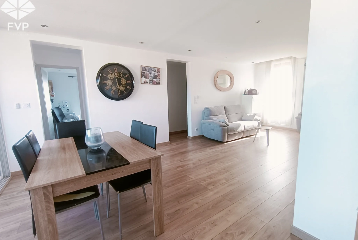 Appartement Lumineux T5 à Hyeres-les-palmiers 