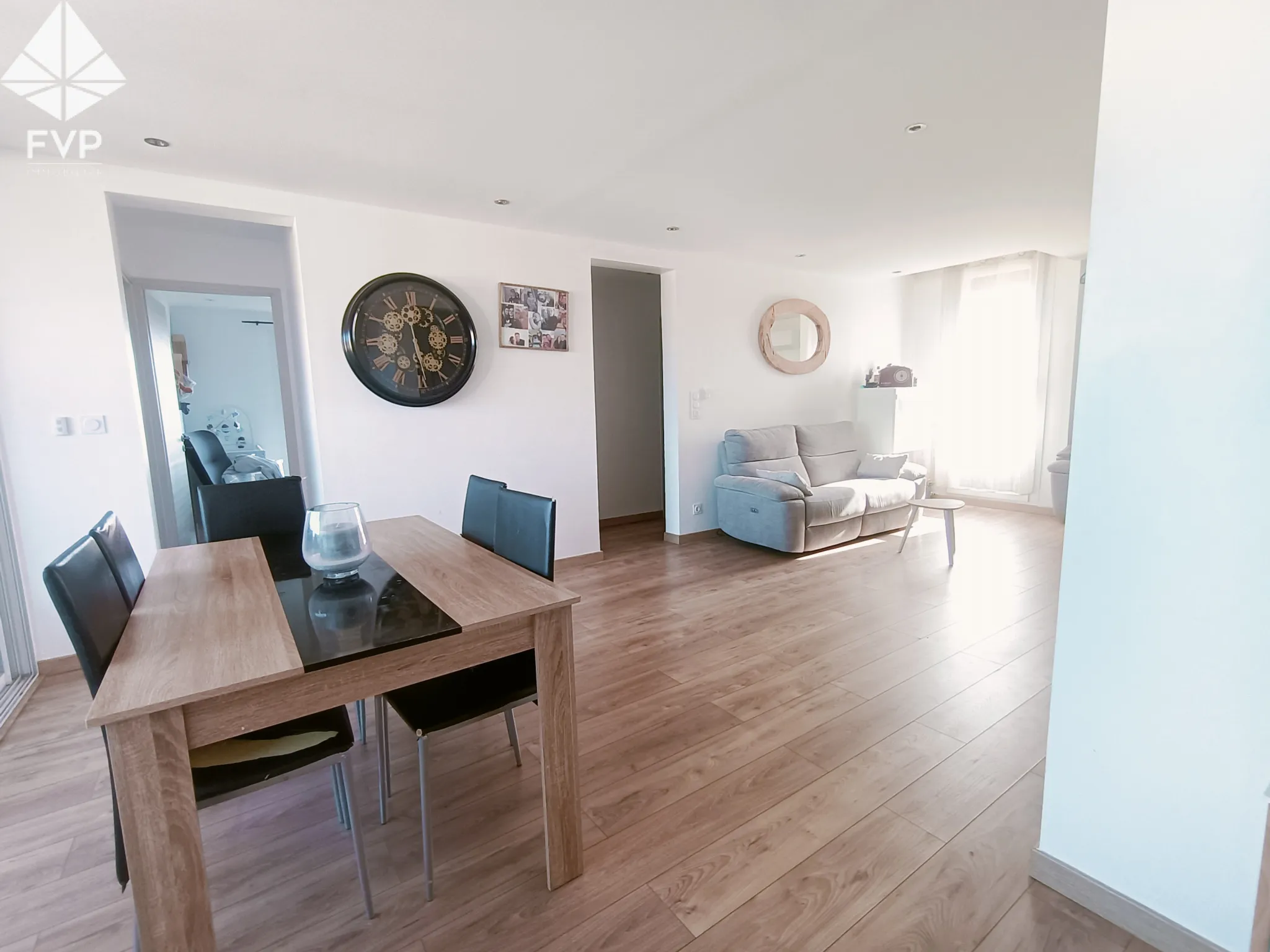 Appartement Lumineux T5 à Hyeres-les-palmiers 