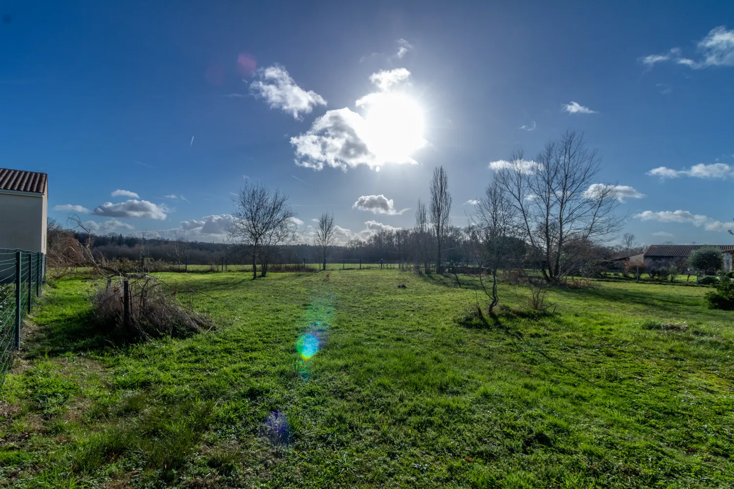 Terrain plat de 1300 m2 à Fontcouverte 