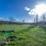 Terrain plat de 1300 m2 à Fontcouverte