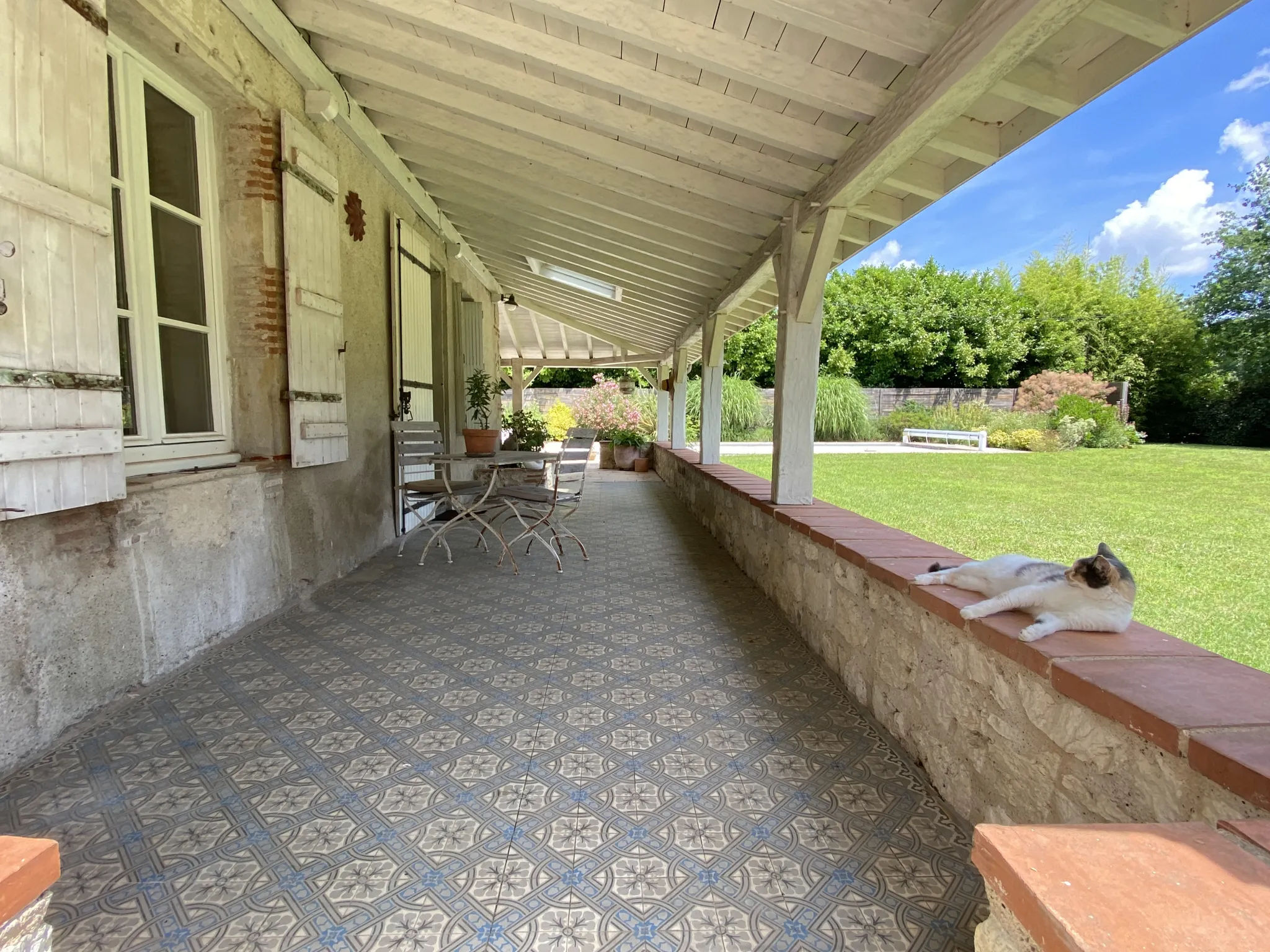 Maison avec piscine et grange à St Sylvestre sur Lot 