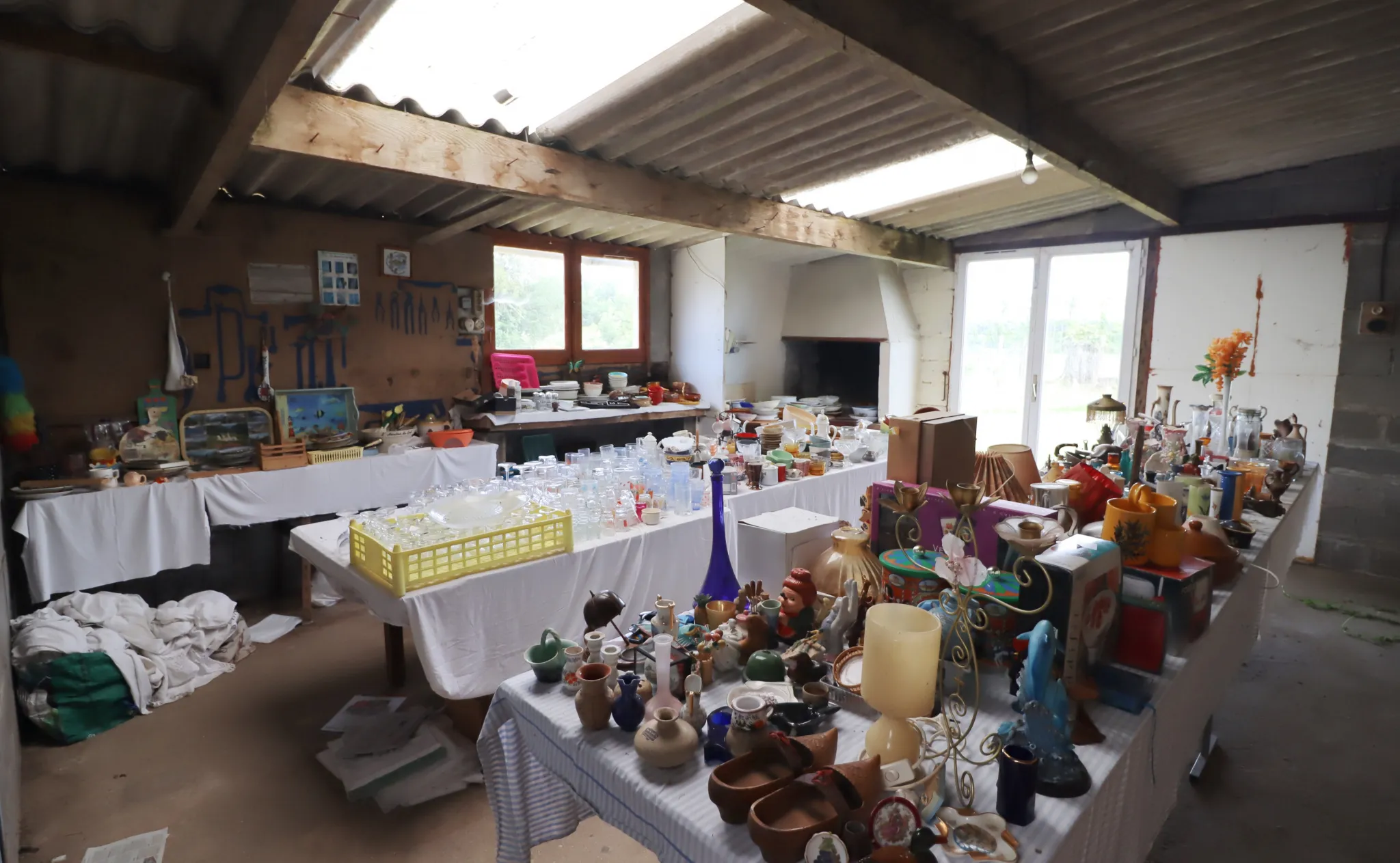 Ferme Charentaise 9 pièces avec nombreuses dépendances, jardin arboré 