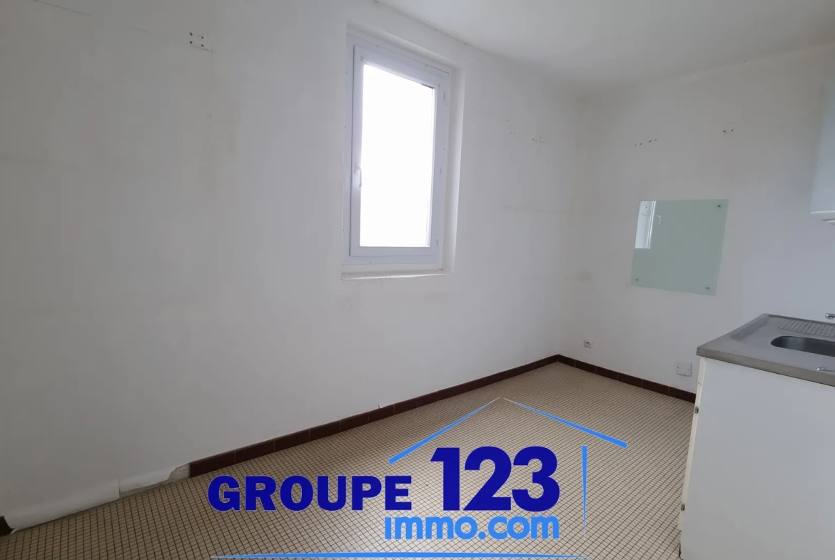 Secure Residence with Elevator - St Florentin - Apartment for Sale 