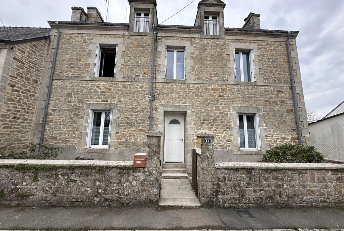 Maison de ville à Melrand avec terrasse et jardin 