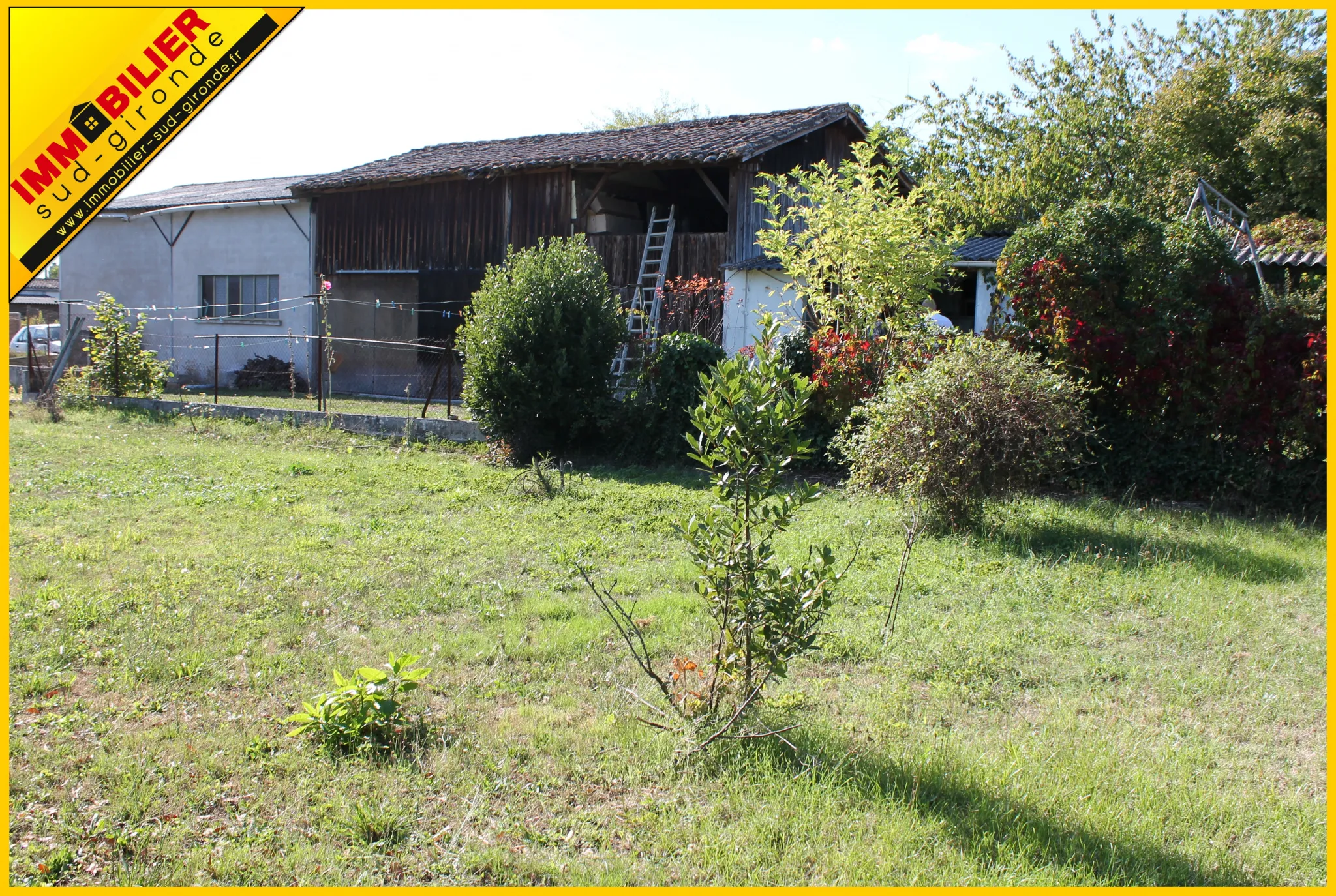 Hangar, Grange sur Terrain Constructible à St Maixant - Prix: 97,700 EUR 