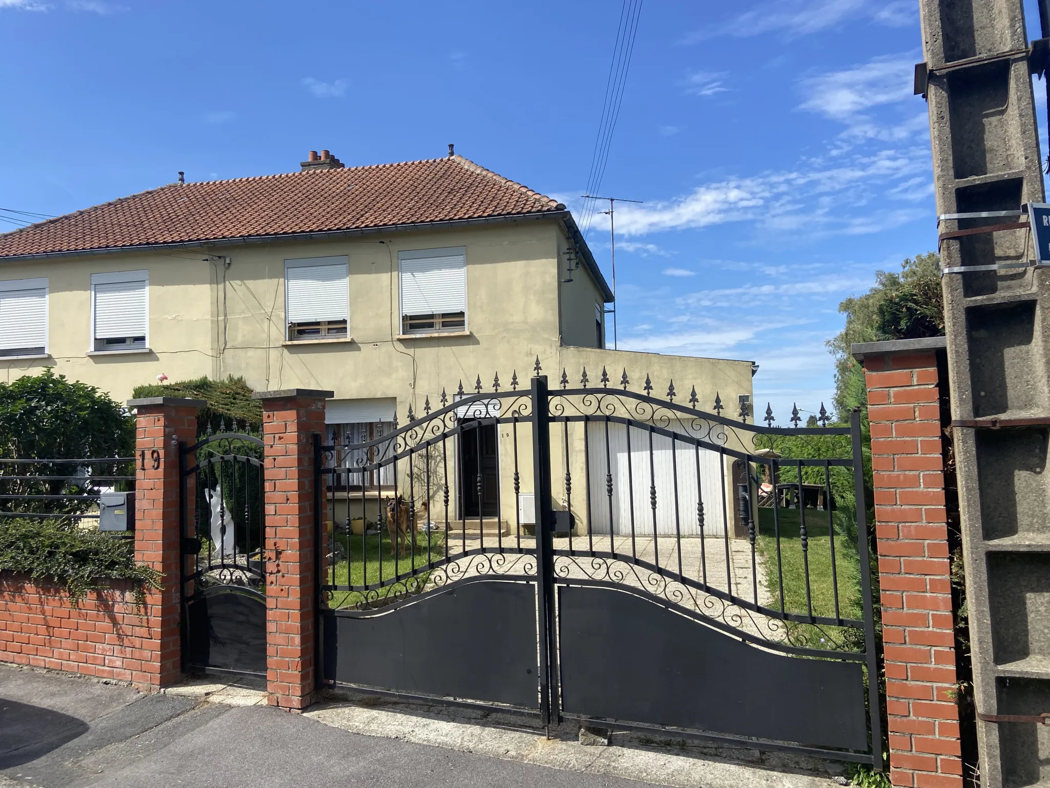 Maison Semi-Individuelle à Jeumont avec 4 Chambres 