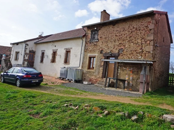 Maison en pierre à Lapalisse avec vue dominante