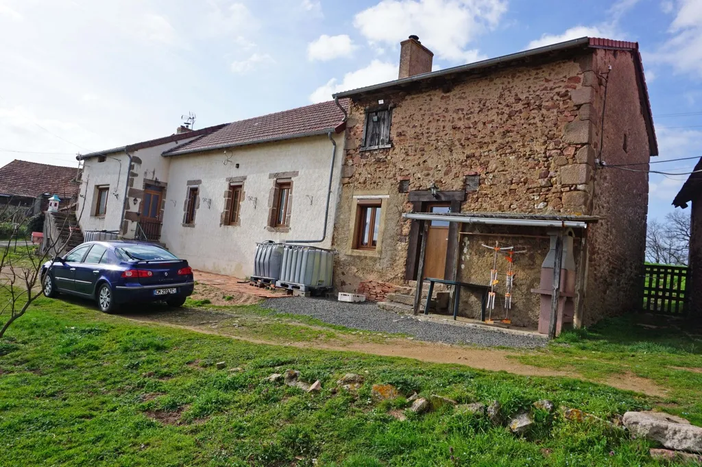 Maison en pierre à Lapalisse avec vue dominante 