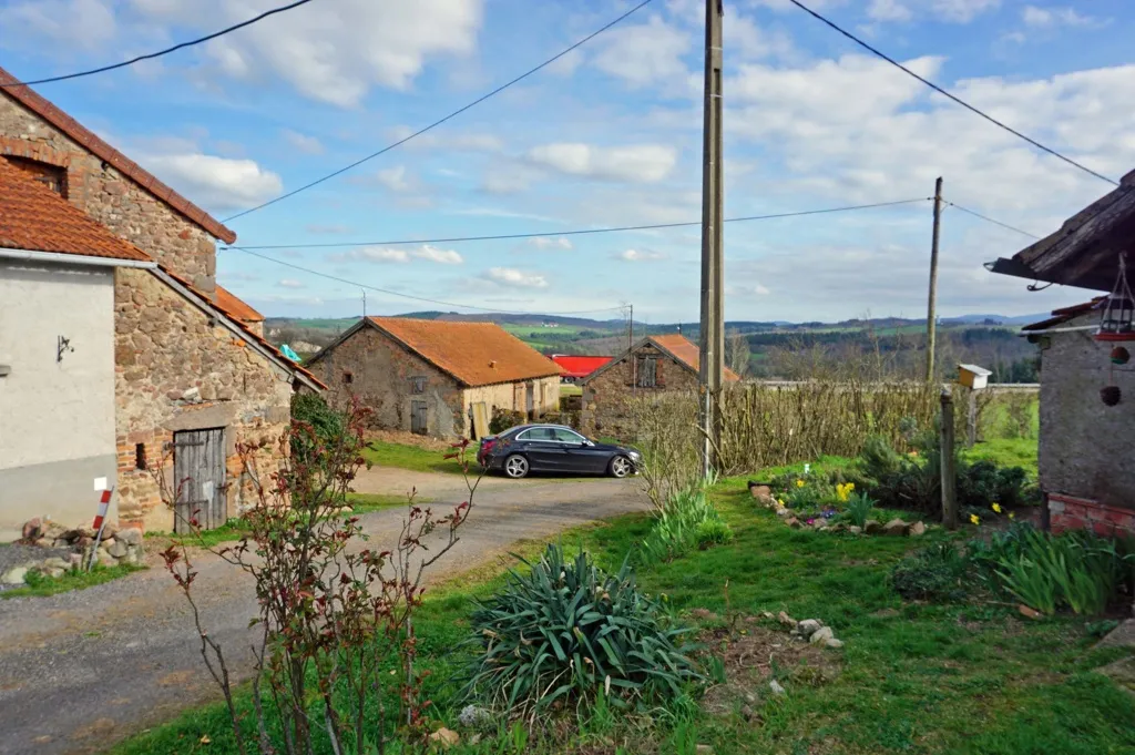 Maison en pierre à Lapalisse avec vue dominante 