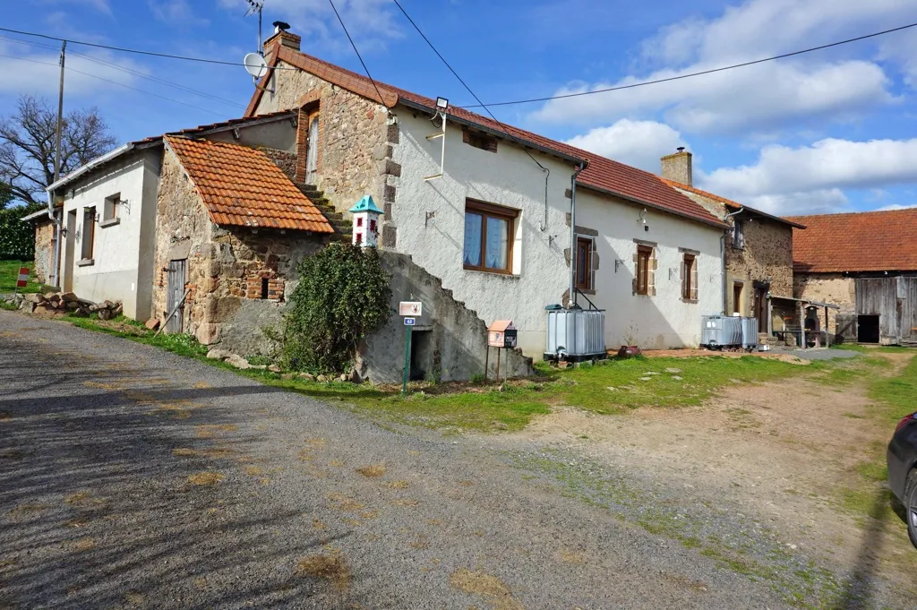 Maison en pierre à Lapalisse avec vue dominante 