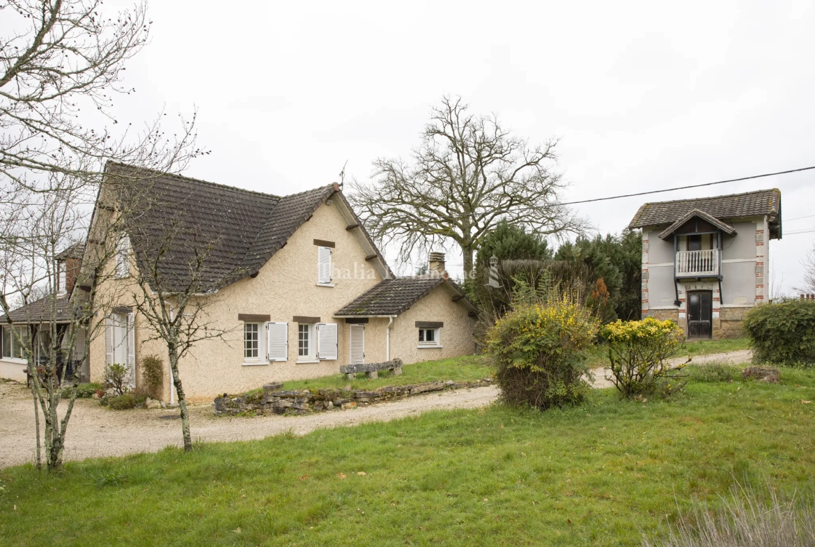 Charmante villa périgourdine à vendre à Nontron 