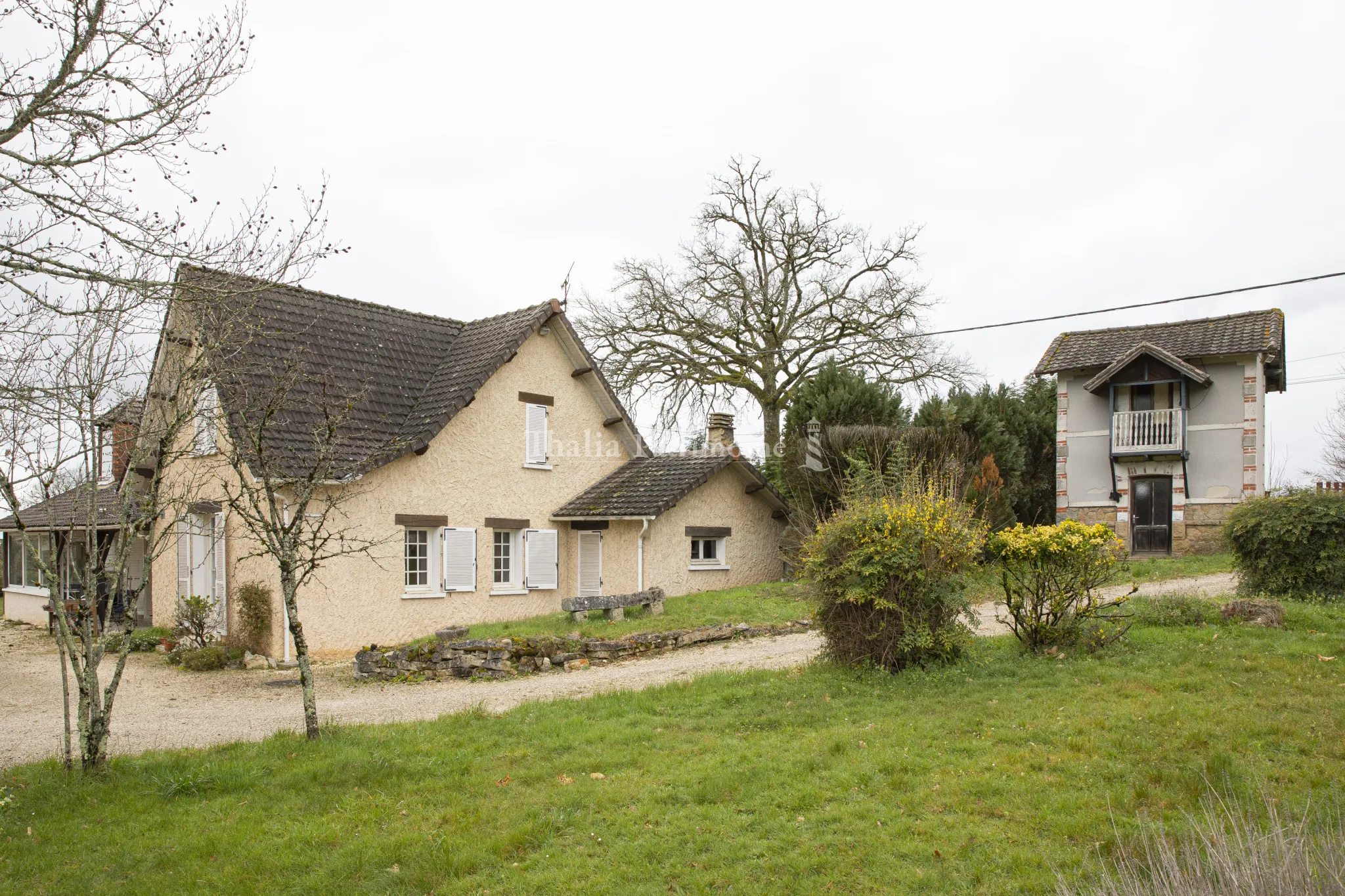 Charmante villa périgourdine à vendre à Nontron 